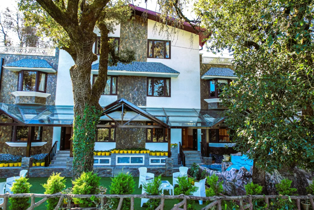 private villas for groups in Ranikhet and Nainital